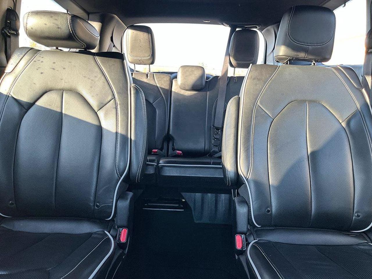 2025 Chrysler Pacifica Limited | Ceramic Grey | Clean CarFax | Fully Certified | New Tires | Leather | Sunroof | GPS |   | Photo