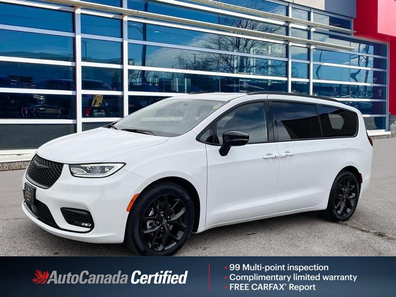2026 Chrysler Pacifica Limited | Clean CarFax | Ontario Vehicle | Great Value | Still Smells New | Loaded! | Leather | Photo