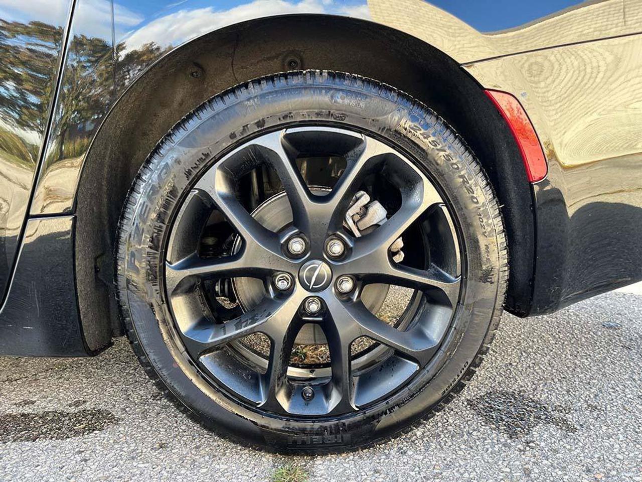 2025 Chrysler Pacifica Limited | Clean Carfax Report | Fully Certified | Newer Tires | Sunroof | Leather | Factory Warranty Photo