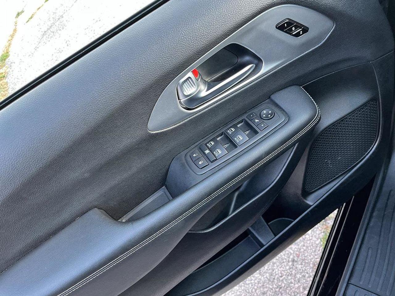 2025 Chrysler Pacifica Limited | Clean Carfax Report | Fully Certified | Newer Tires | Sunroof | Leather | Factory Warranty Photo