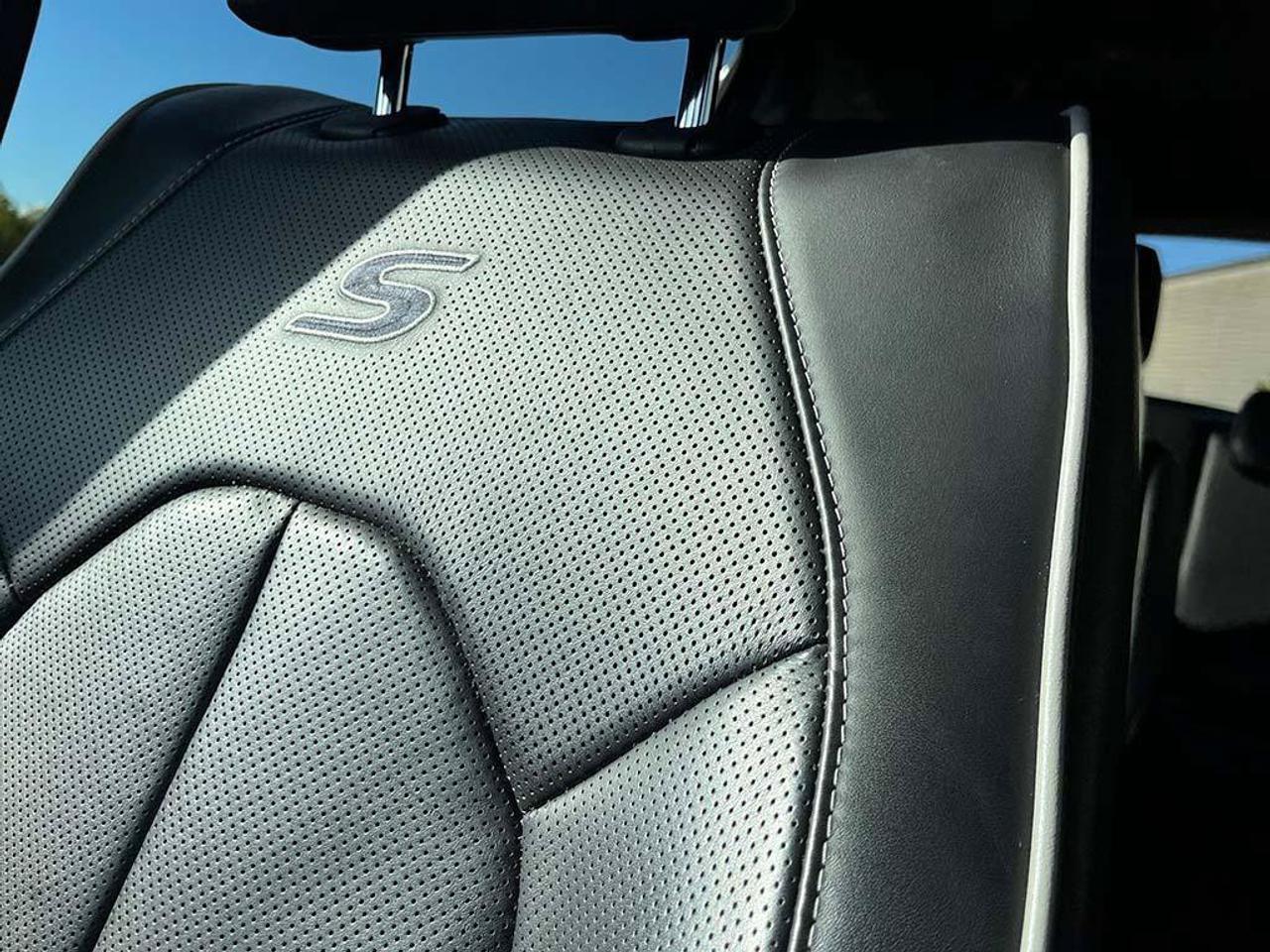 2025 Chrysler Pacifica Limited | Clean Carfax Report | Fully Certified | Newer Tires | Sunroof | Leather | Factory Warranty Photo