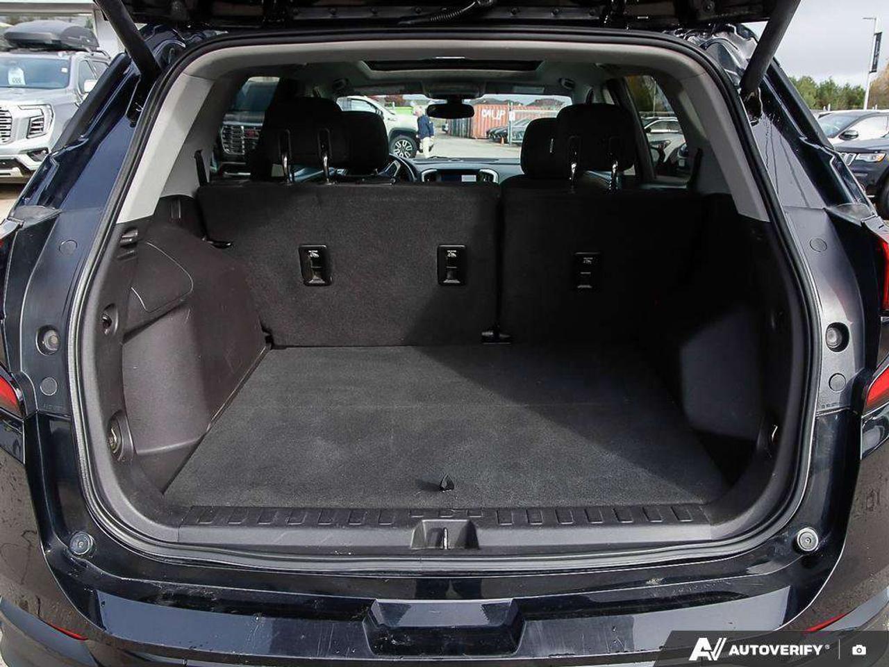 2019 GMC Terrain , 2.0L 4 CYL, AWD, ALLOYS, CLOTH, SUNROOF, ELEVATION, AS-TRADED! Photo