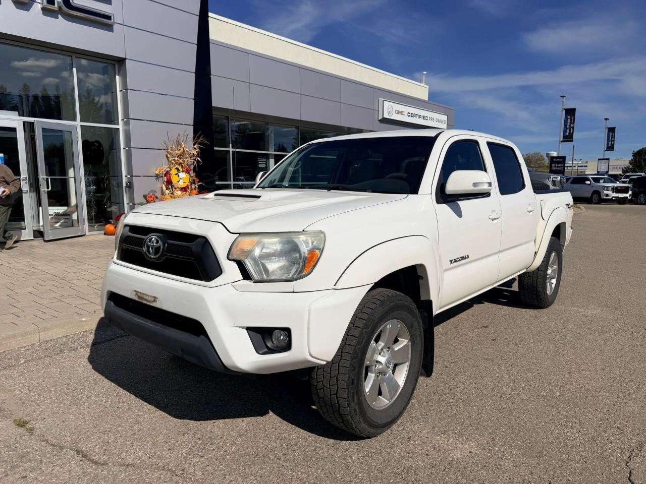 2015 Toyota Tacoma TRD SPORT, MANUAL, 4.0L V6, 4X4, ALLOYS, DOUBLE CAB, 2-OWNERS, CERTIFIED AS-TRADED! Photo0
