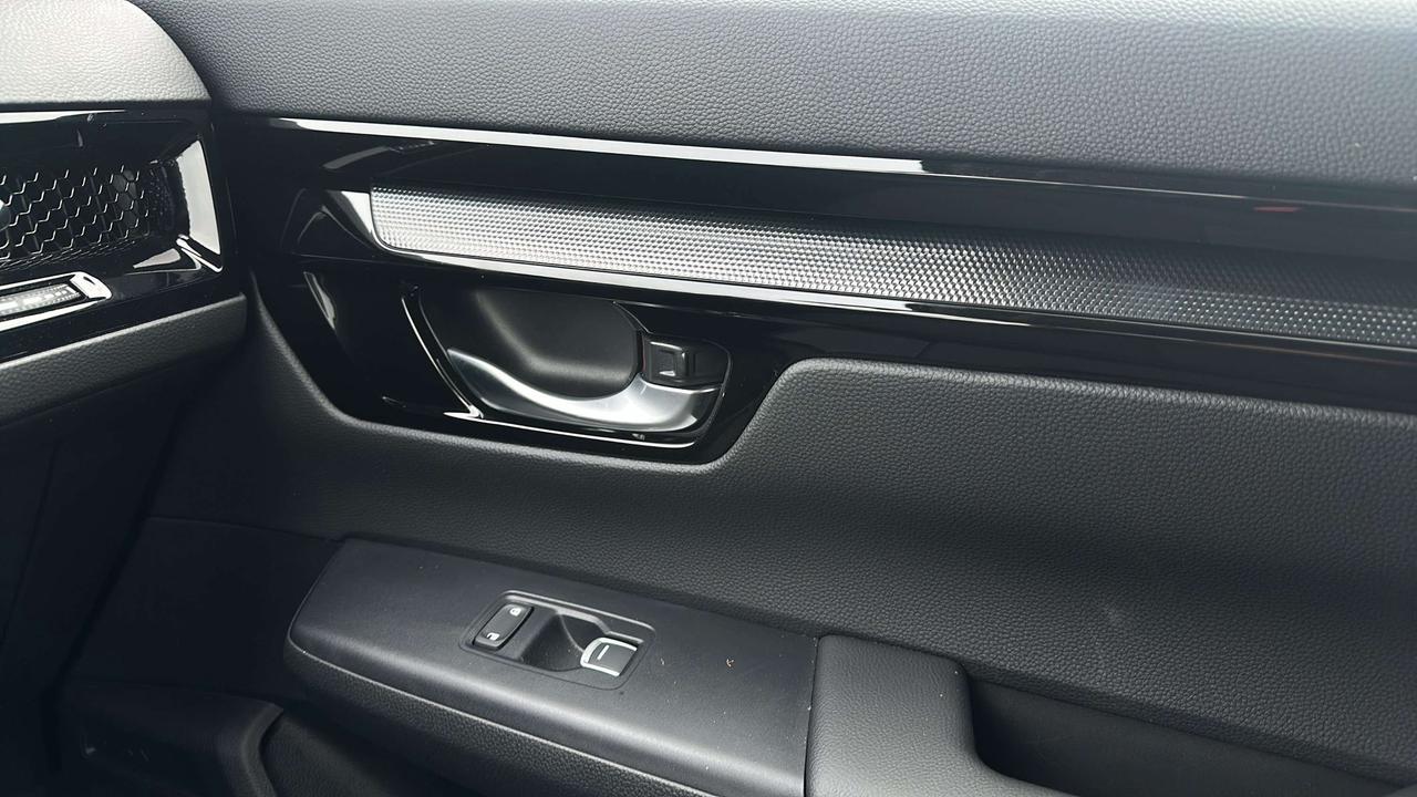 2025 Honda CR-V Sport Photo