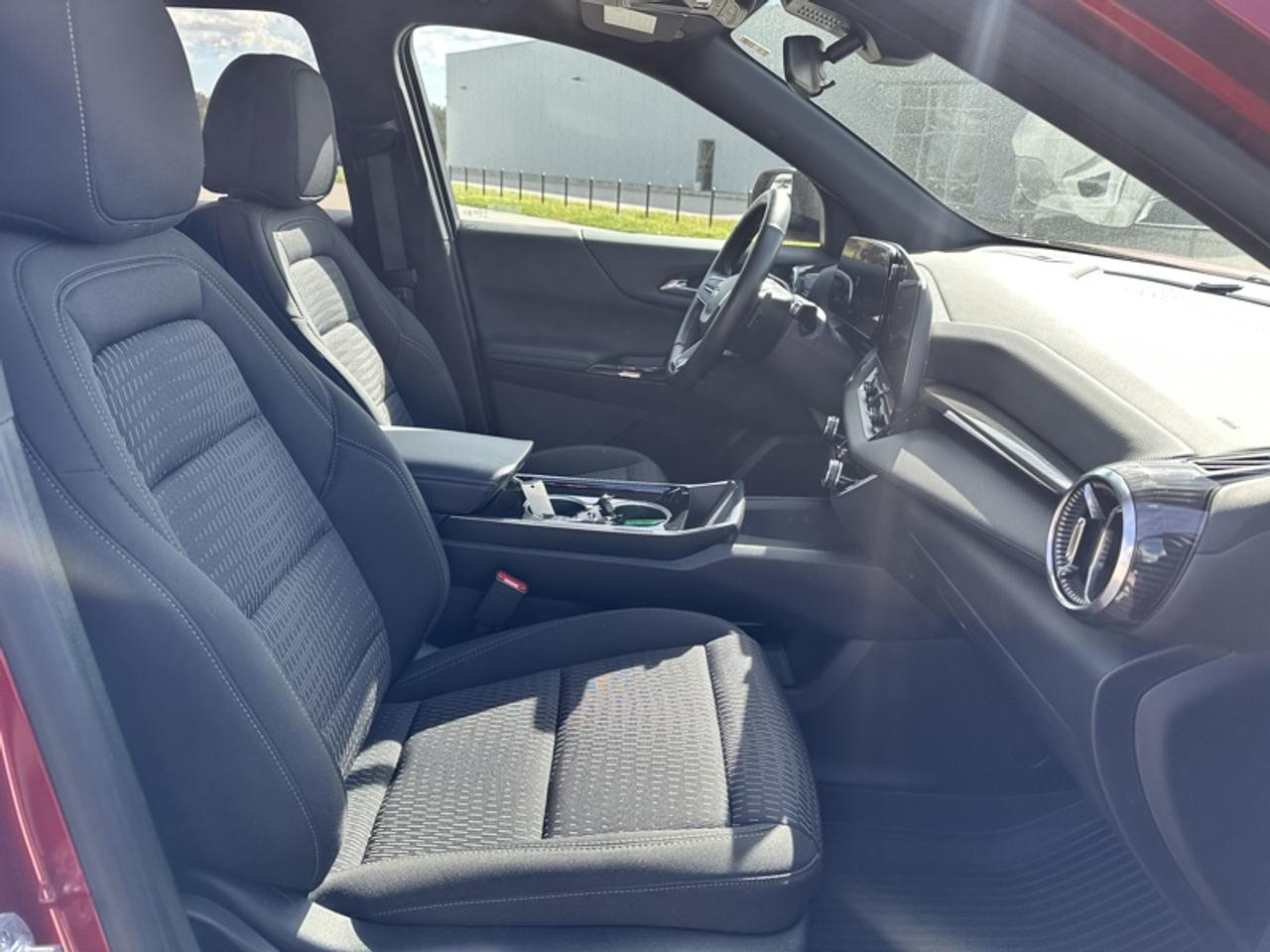 2025 Chevrolet Equinox LT Photo