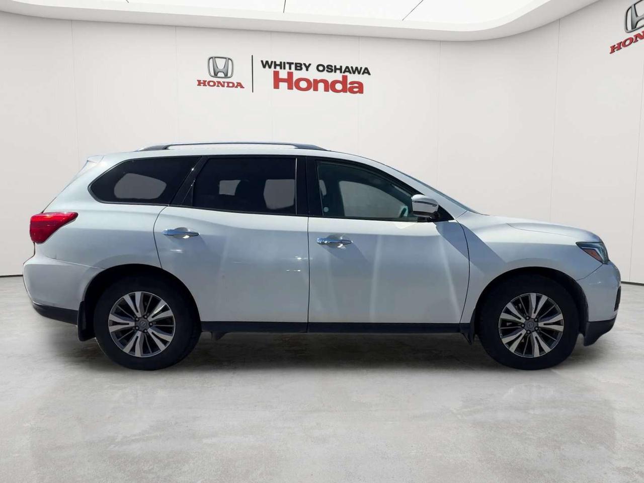 2019 Nissan Pathfinder SV Photo