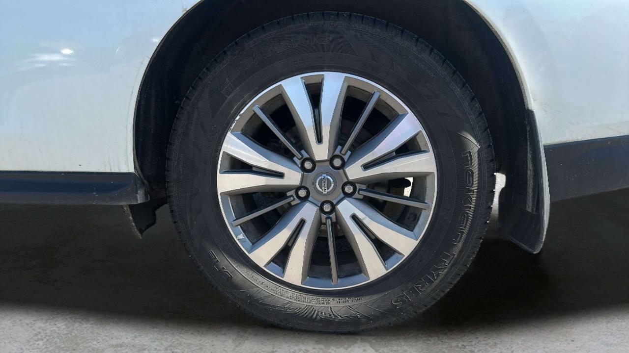 2019 Nissan Pathfinder SV Photo