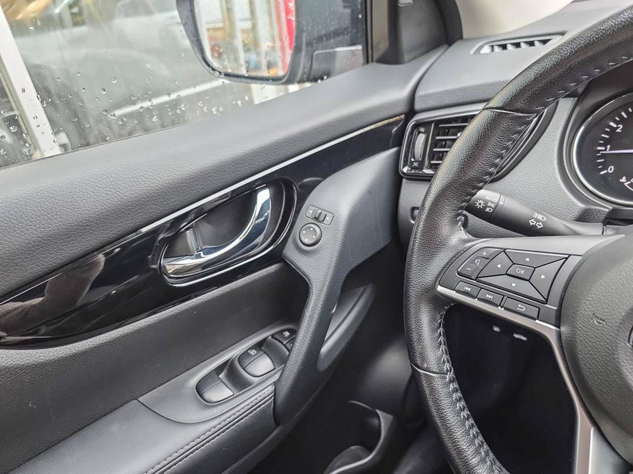2022 Nissan Qashqai SV | Apple Car Play | Android Auto | Heated Seats | Photo