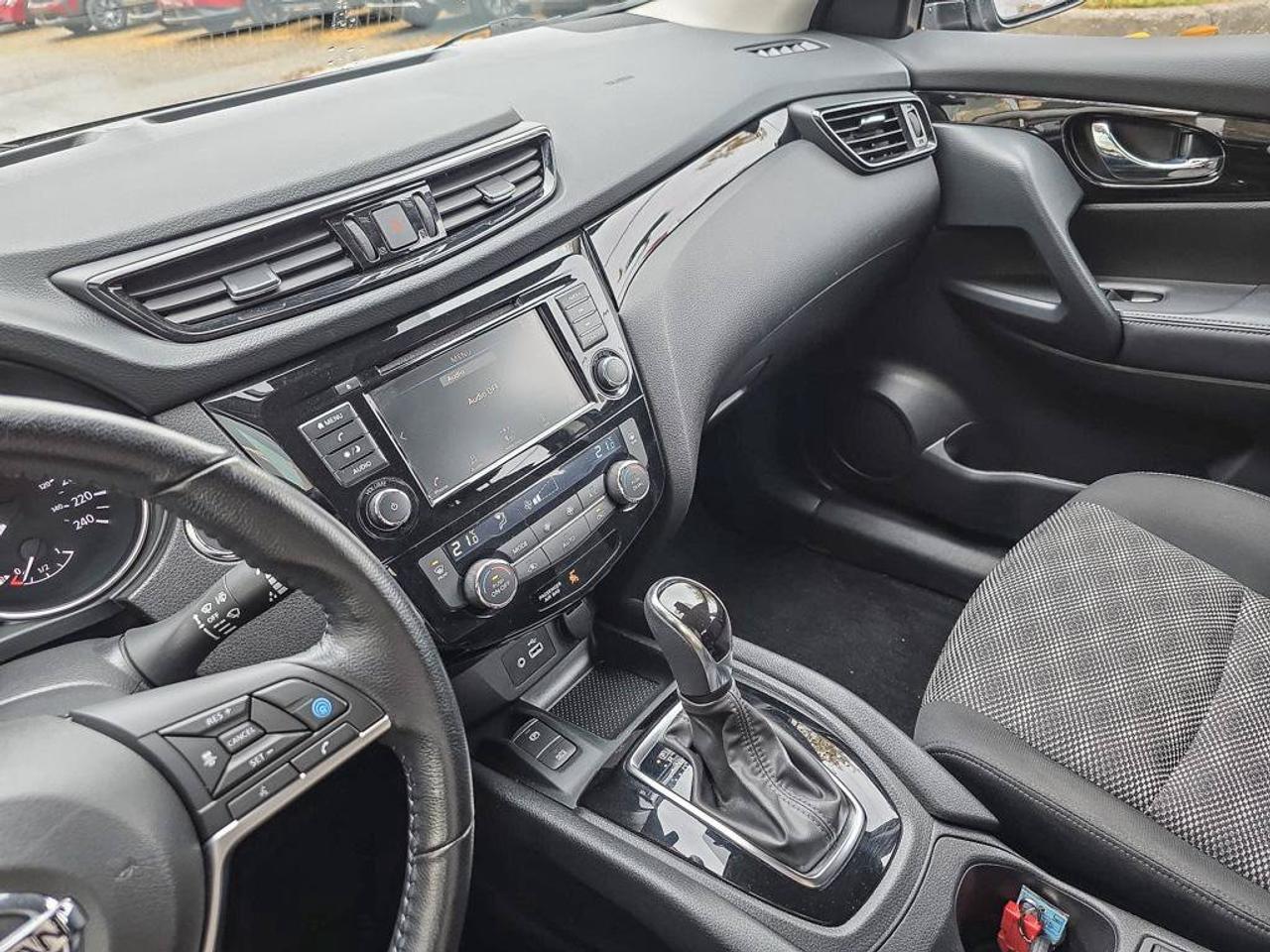 2022 Nissan Qashqai SV | Apple Car Play | Android Auto | Heated Seats | Photo