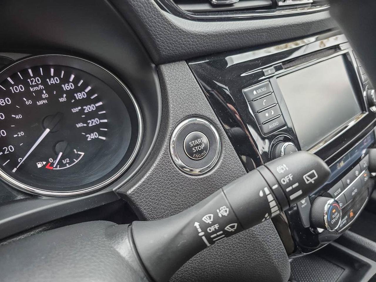 2022 Nissan Qashqai SV | Apple Car Play | Android Auto | Heated Seats | Photo