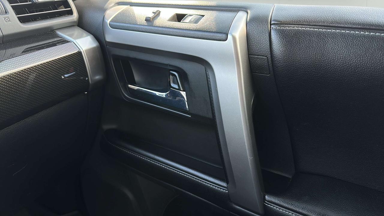 2016 Toyota 4Runner SR5 Photo