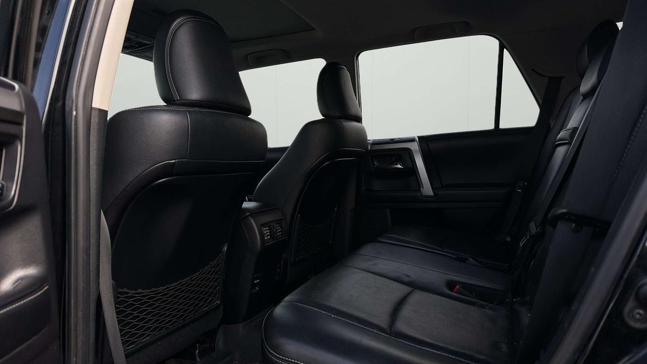 2016 Toyota 4Runner SR5 Photo