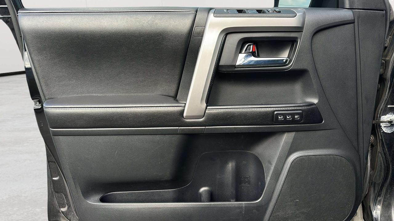 2016 Toyota 4Runner SR5 Photo