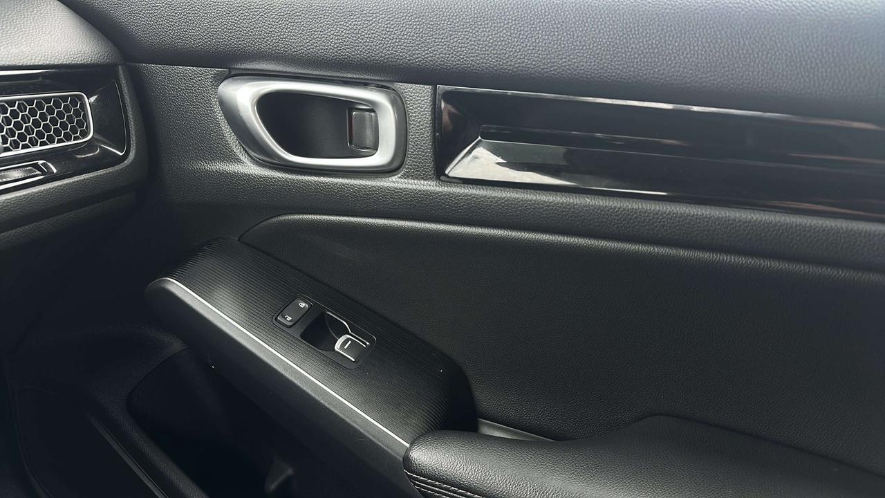 2023 Honda Civic Touring Photo
