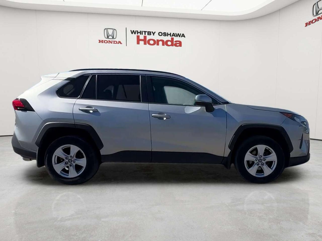 2019 Toyota RAV4 LE Photo