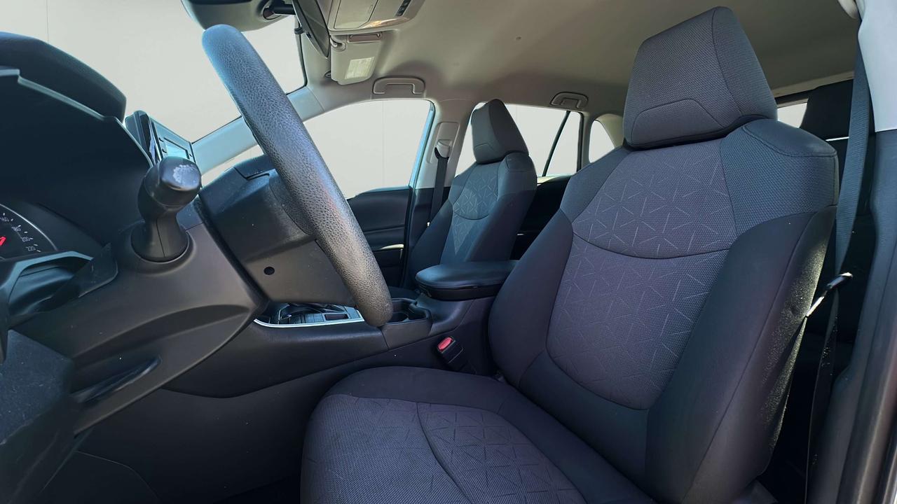 2019 Toyota RAV4 LE Photo