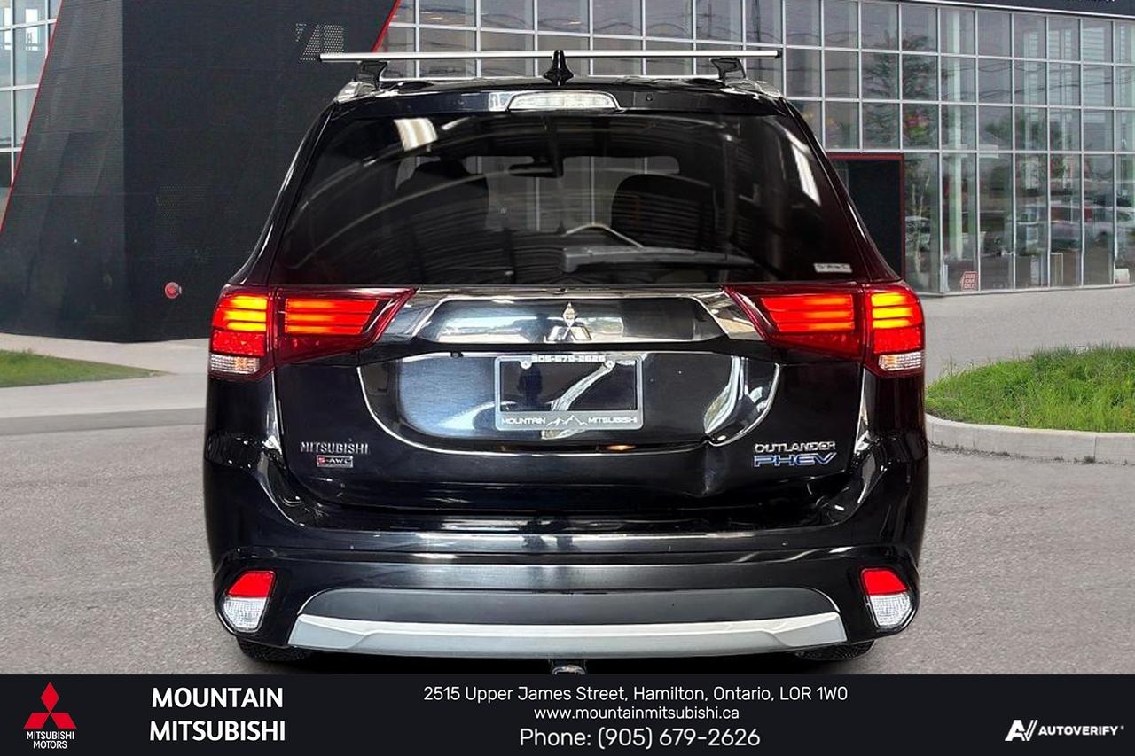 2018 Mitsubishi Outlander PHEV SE Photo