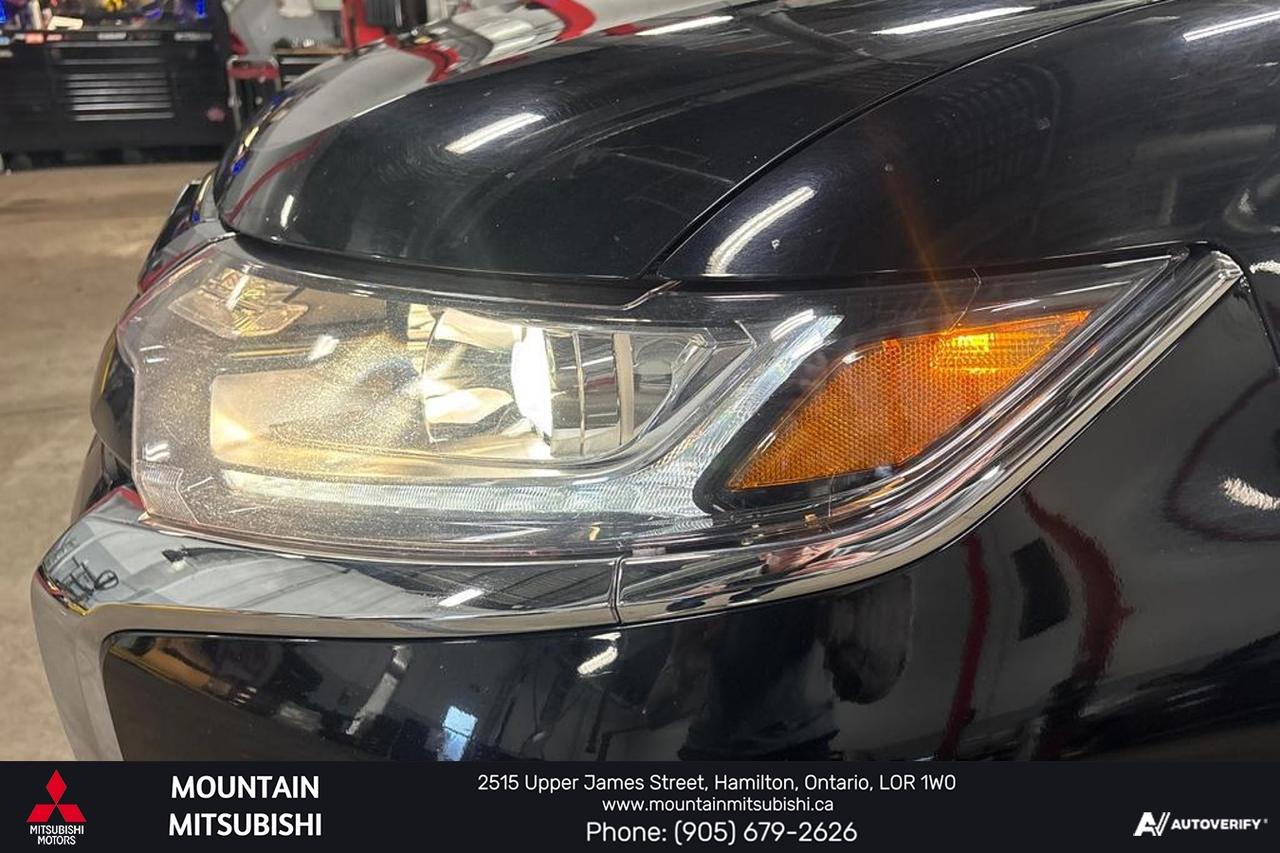 2018 Mitsubishi Outlander PHEV SE Photo