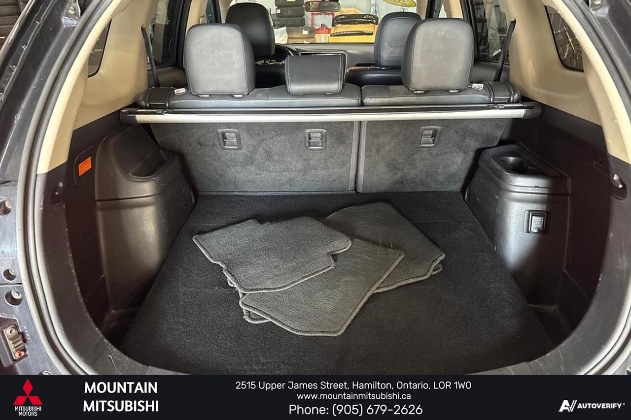 2018 Mitsubishi Outlander PHEV SE Photo