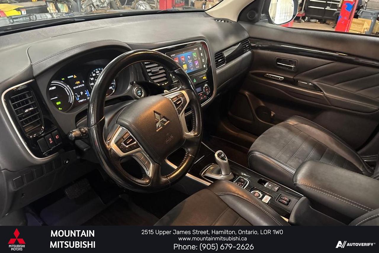 2018 Mitsubishi Outlander PHEV SE Photo