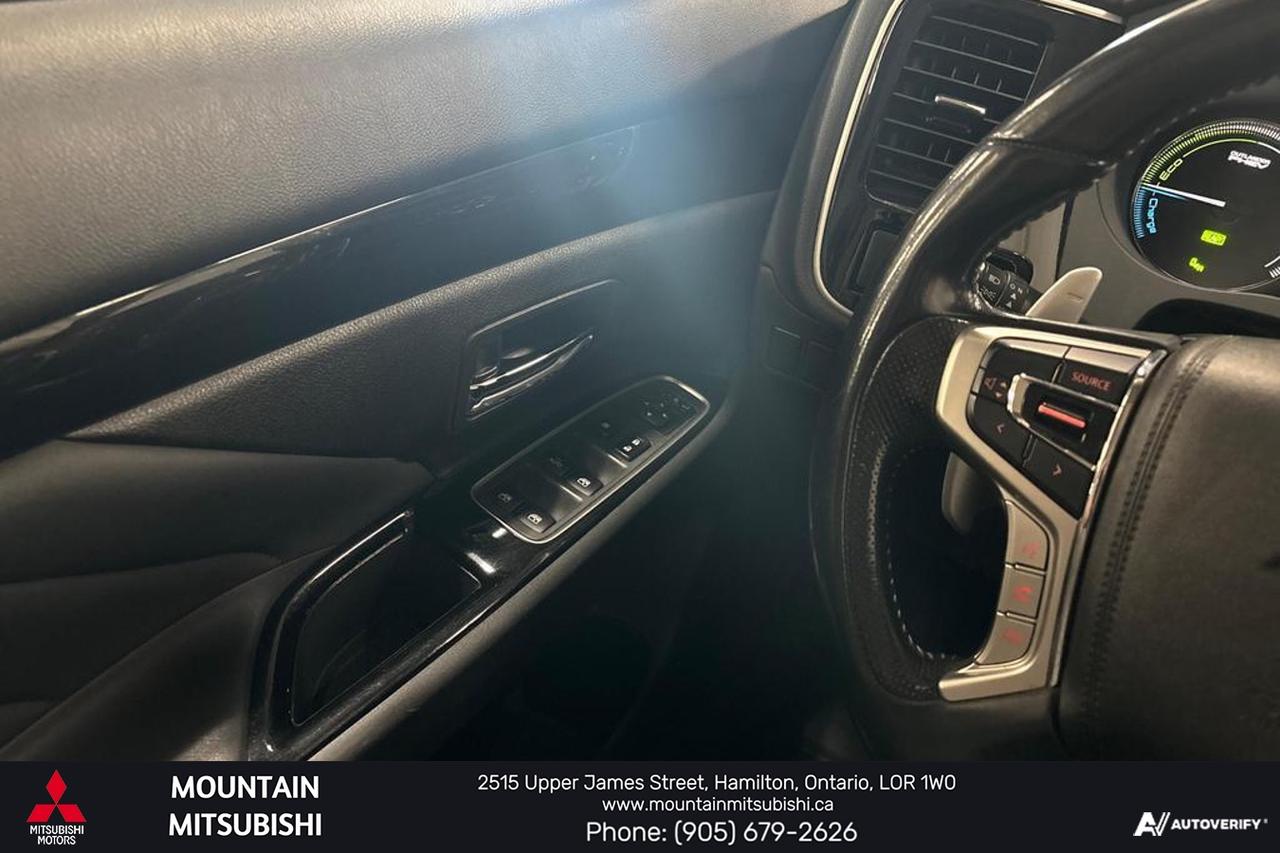 2018 Mitsubishi Outlander PHEV SE Photo