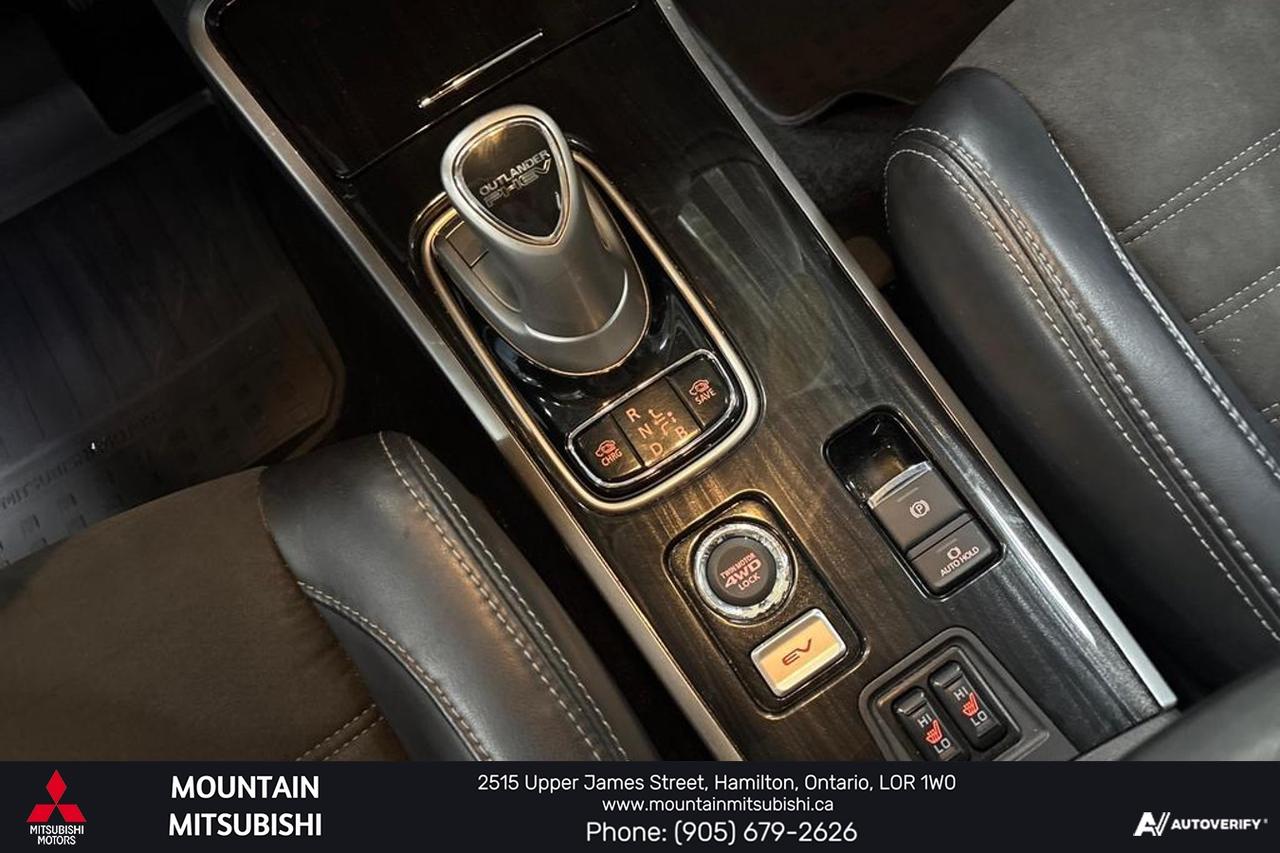 2018 Mitsubishi Outlander PHEV SE Photo