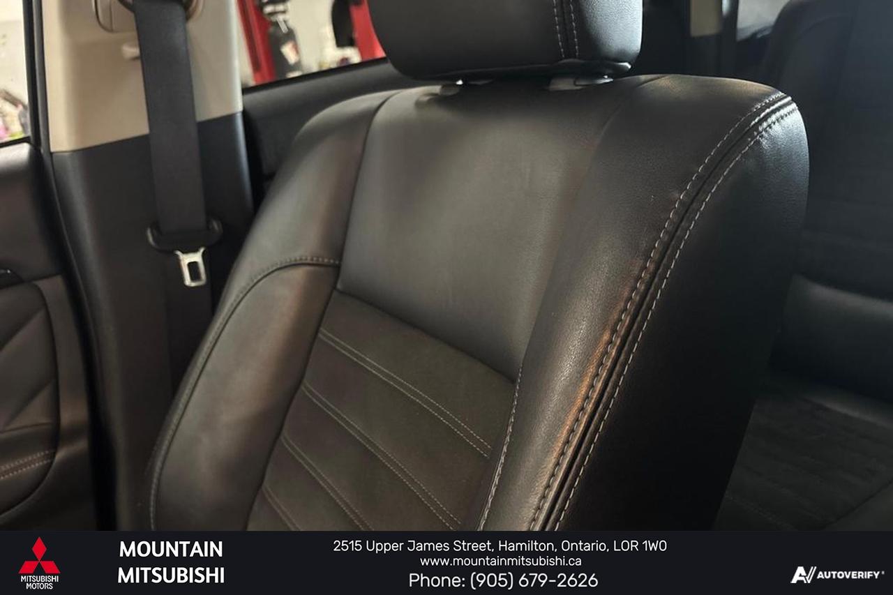 2018 Mitsubishi Outlander PHEV SE Photo