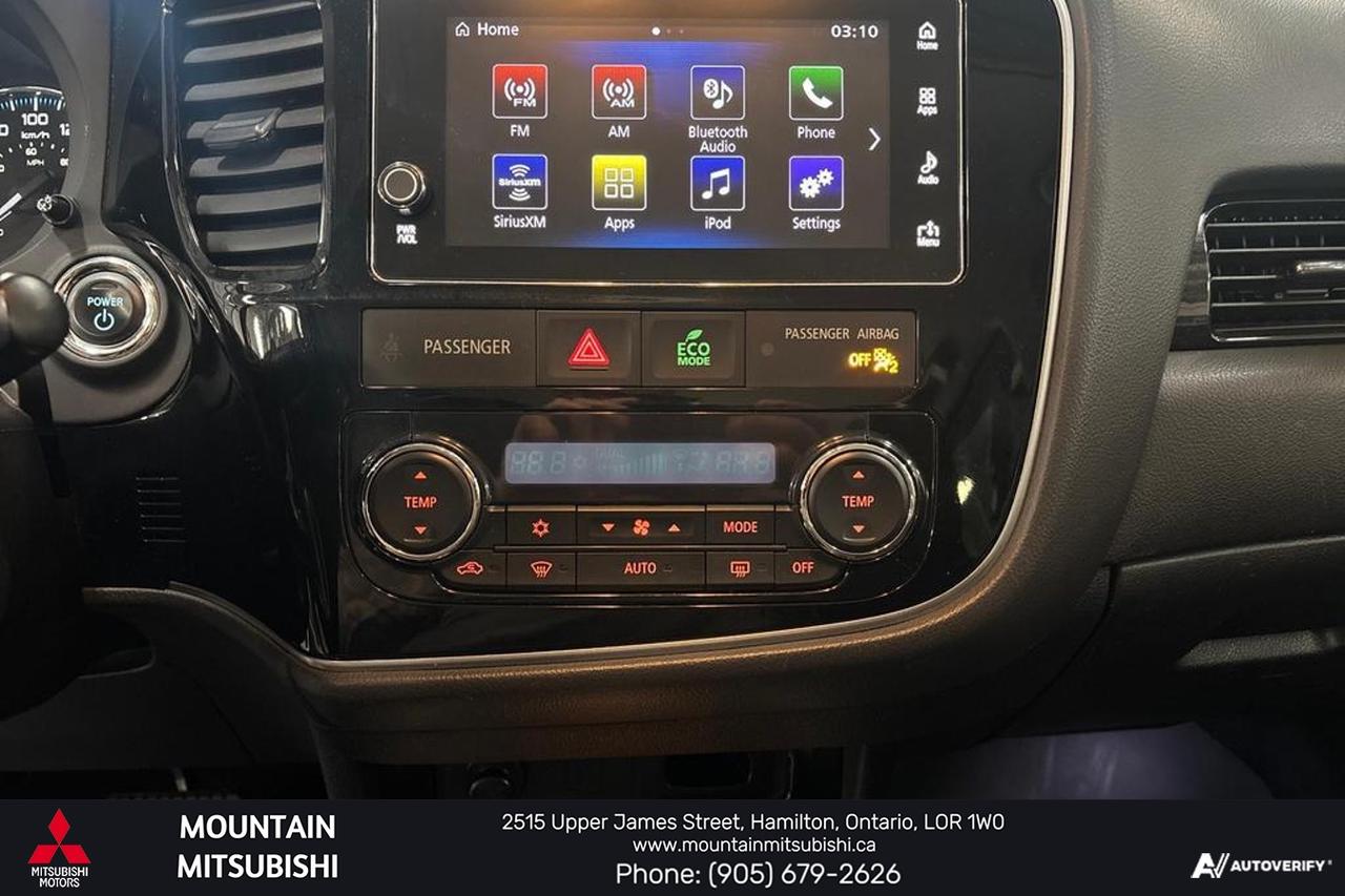 2018 Mitsubishi Outlander PHEV SE Photo