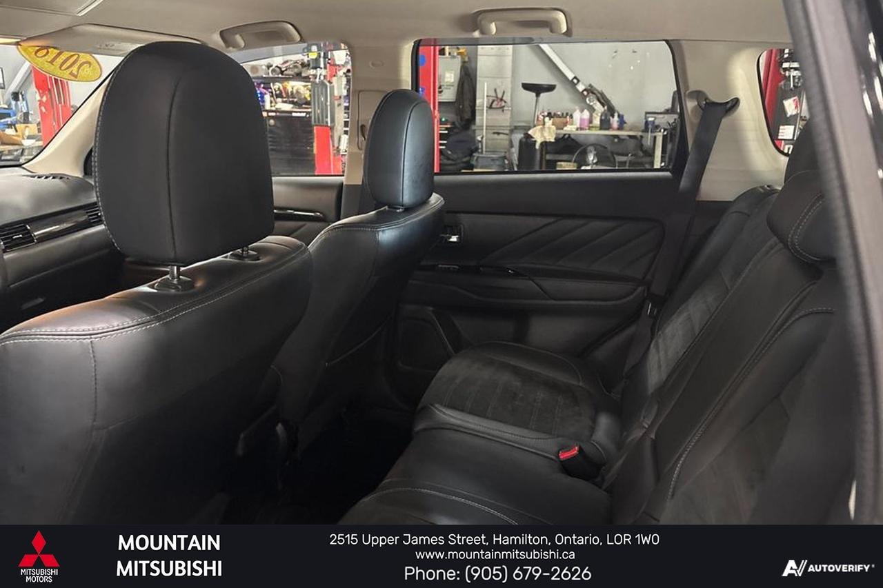 2018 Mitsubishi Outlander PHEV SE Photo