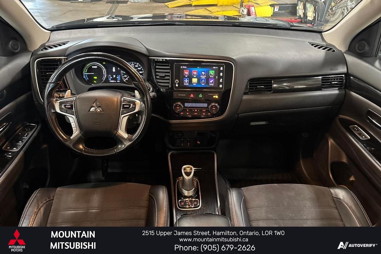 2018 Mitsubishi Outlander PHEV SE Photo