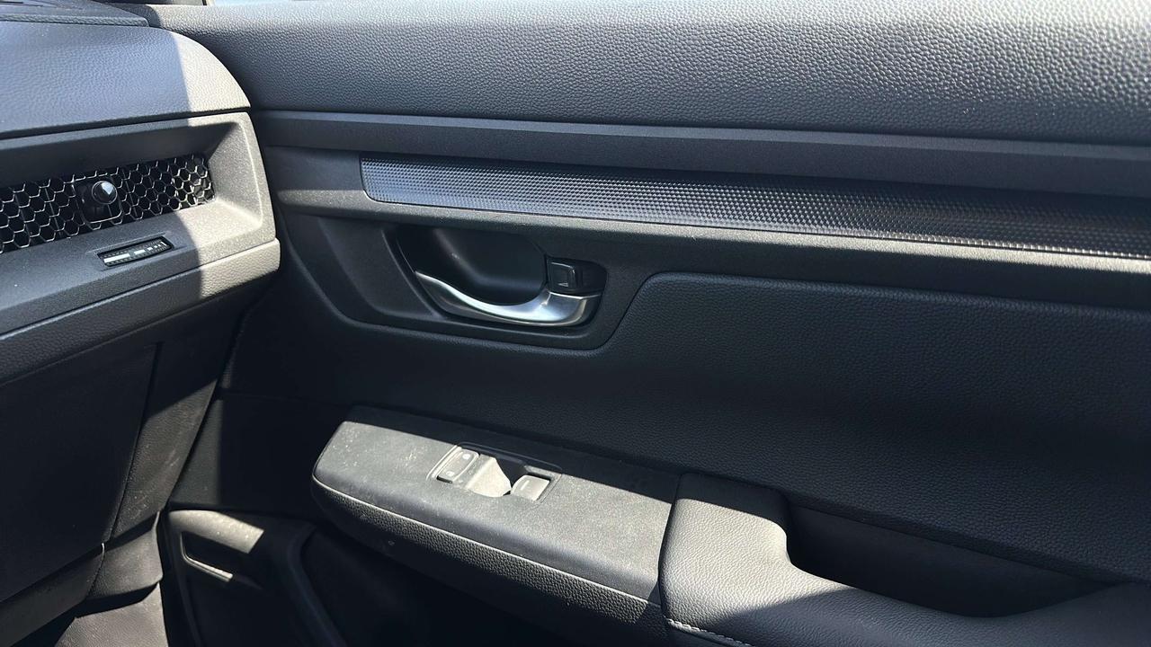 2025 Honda CR-V LX Photo