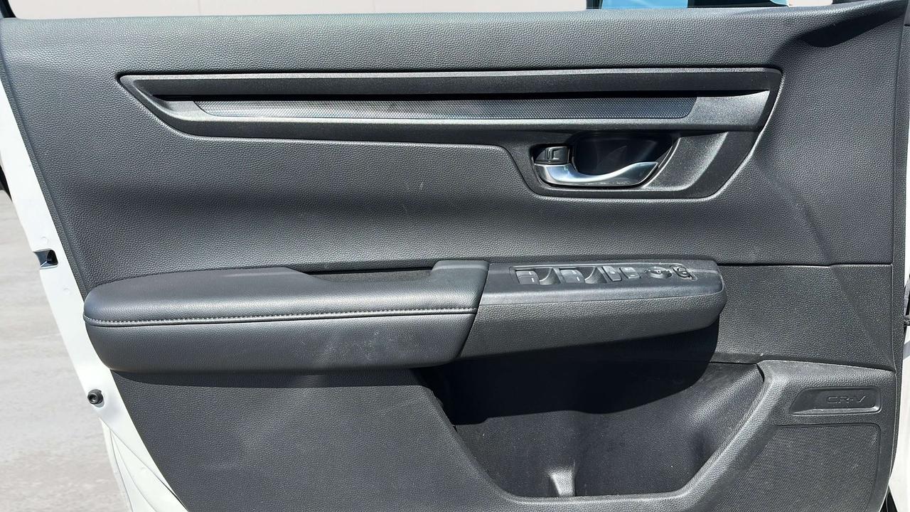 2025 Honda CR-V LX Photo