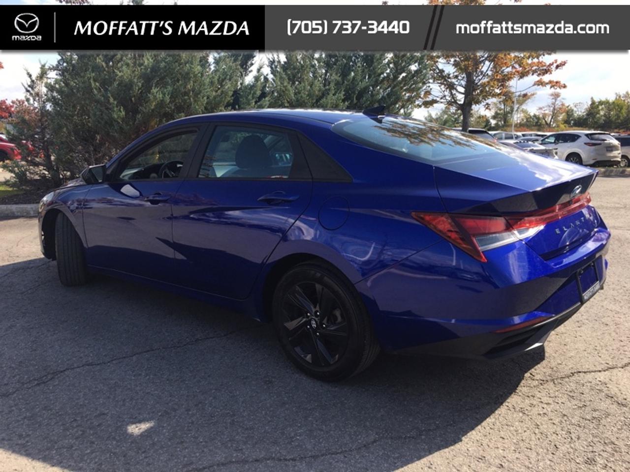 2023 Hyundai Elantra Preferred w/Sun and Tech Photo2