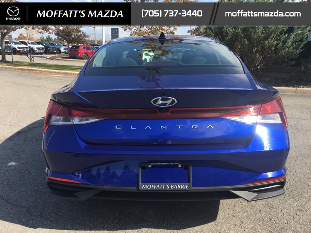 2023 Hyundai Elantra Preferred w/Sun and Tech Photo3