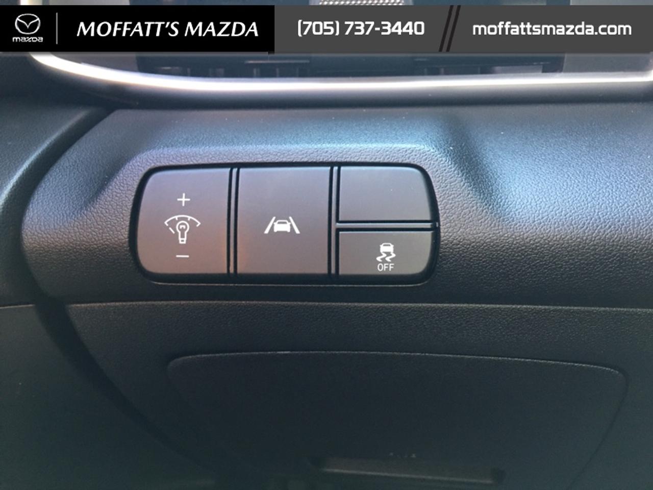 2023 Hyundai Elantra Preferred w/Sun and Tech Photo