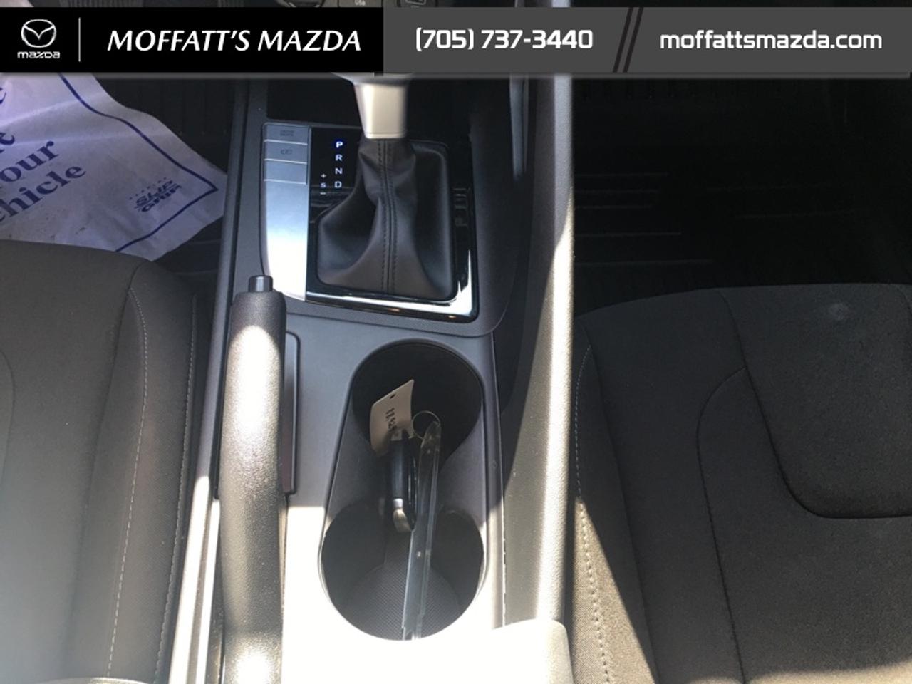 2023 Hyundai Elantra Preferred w/Sun and Tech Photo