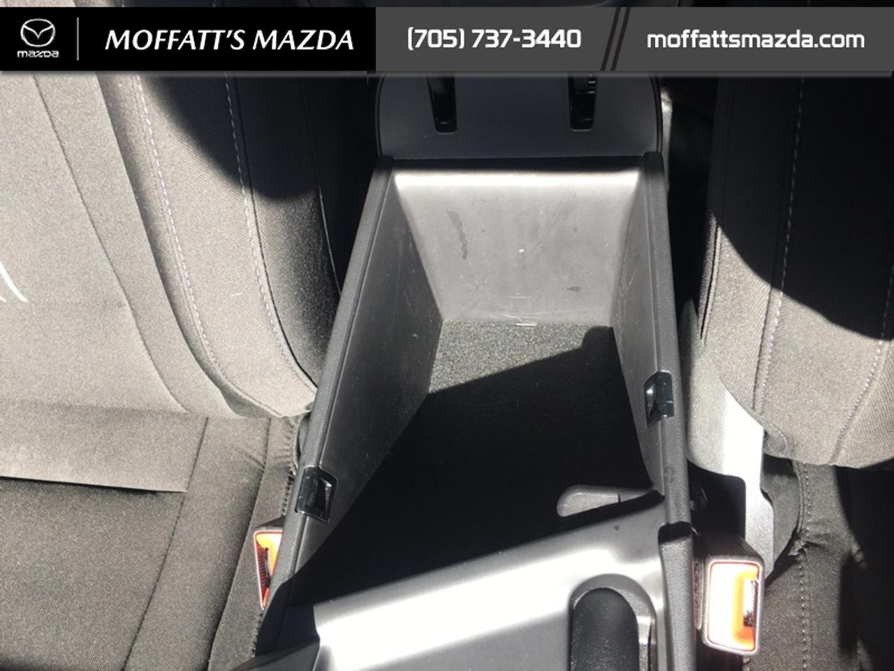 2023 Hyundai Elantra Preferred w/Sun and Tech Photo