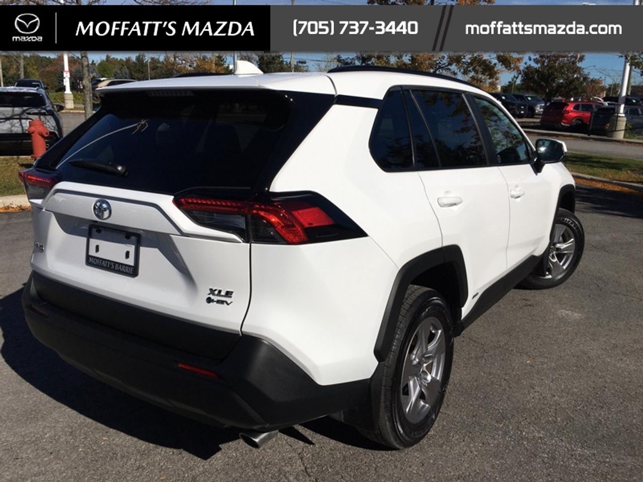 2025 Toyota RAV4 Hybrid XLE Photo4