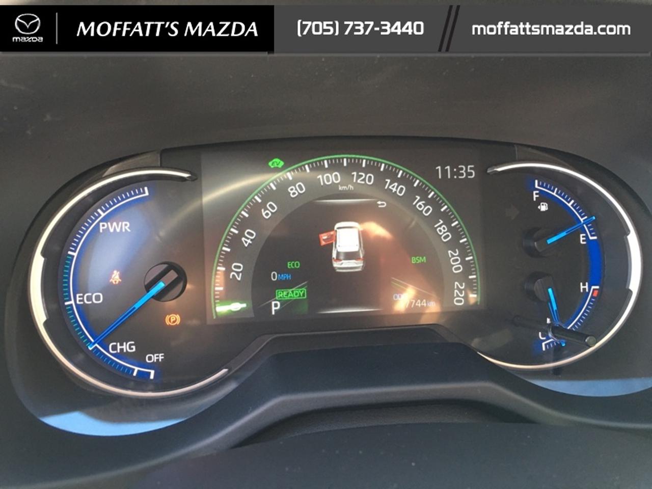 2025 Toyota RAV4 Hybrid XLE Photo