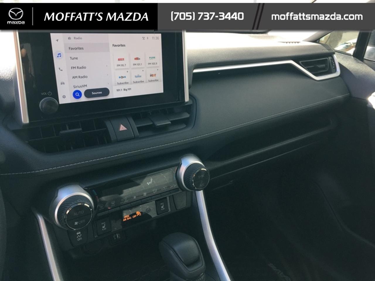 2025 Toyota RAV4 Hybrid XLE Photo