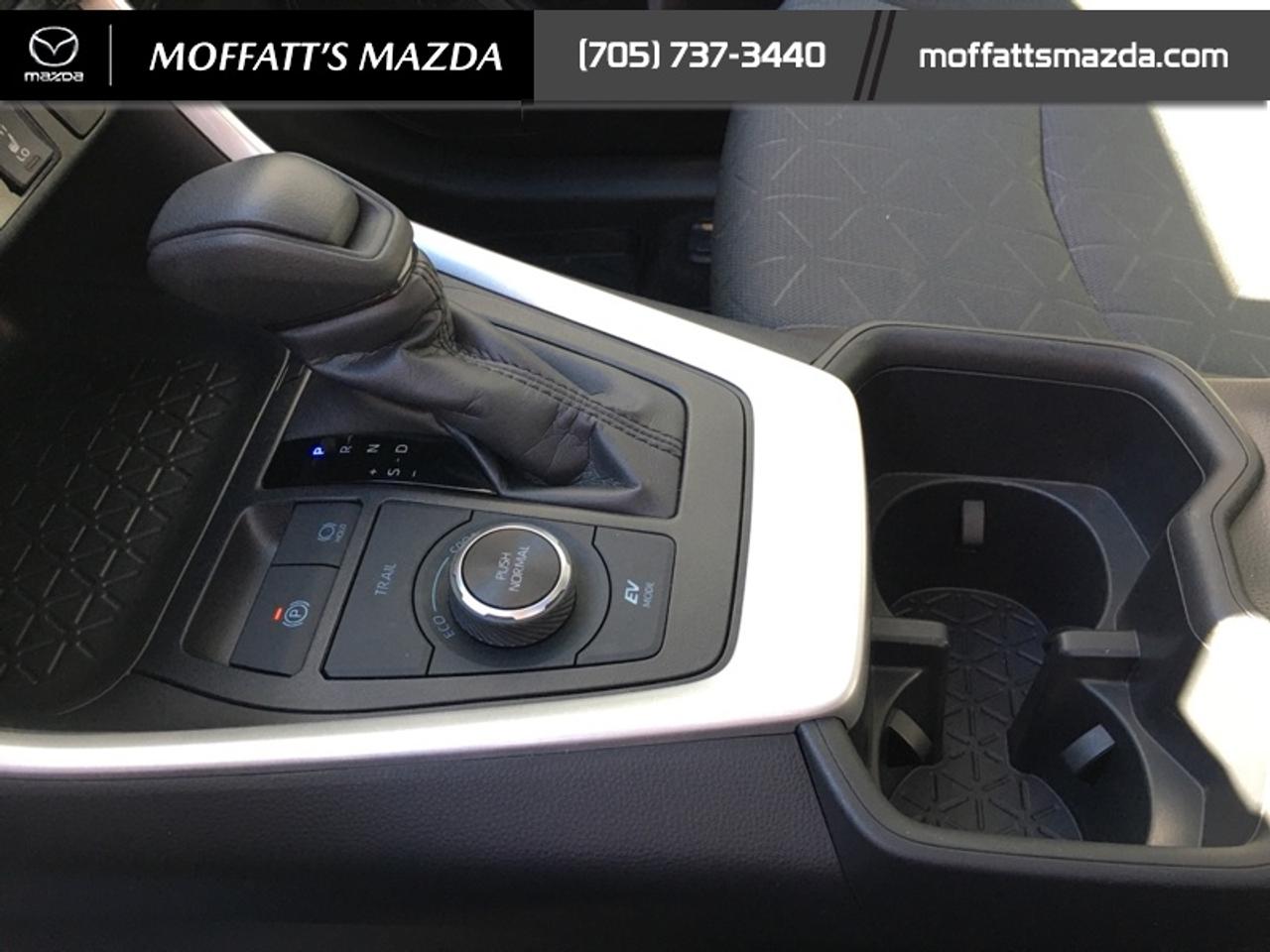 2025 Toyota RAV4 Hybrid XLE Photo