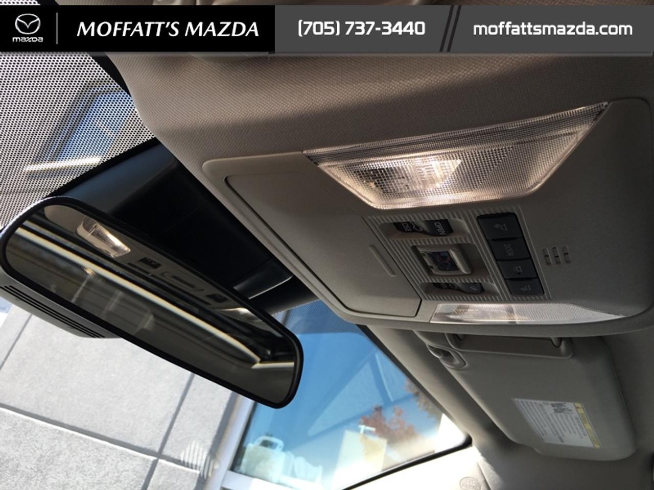 2025 Toyota RAV4 Hybrid XLE Photo