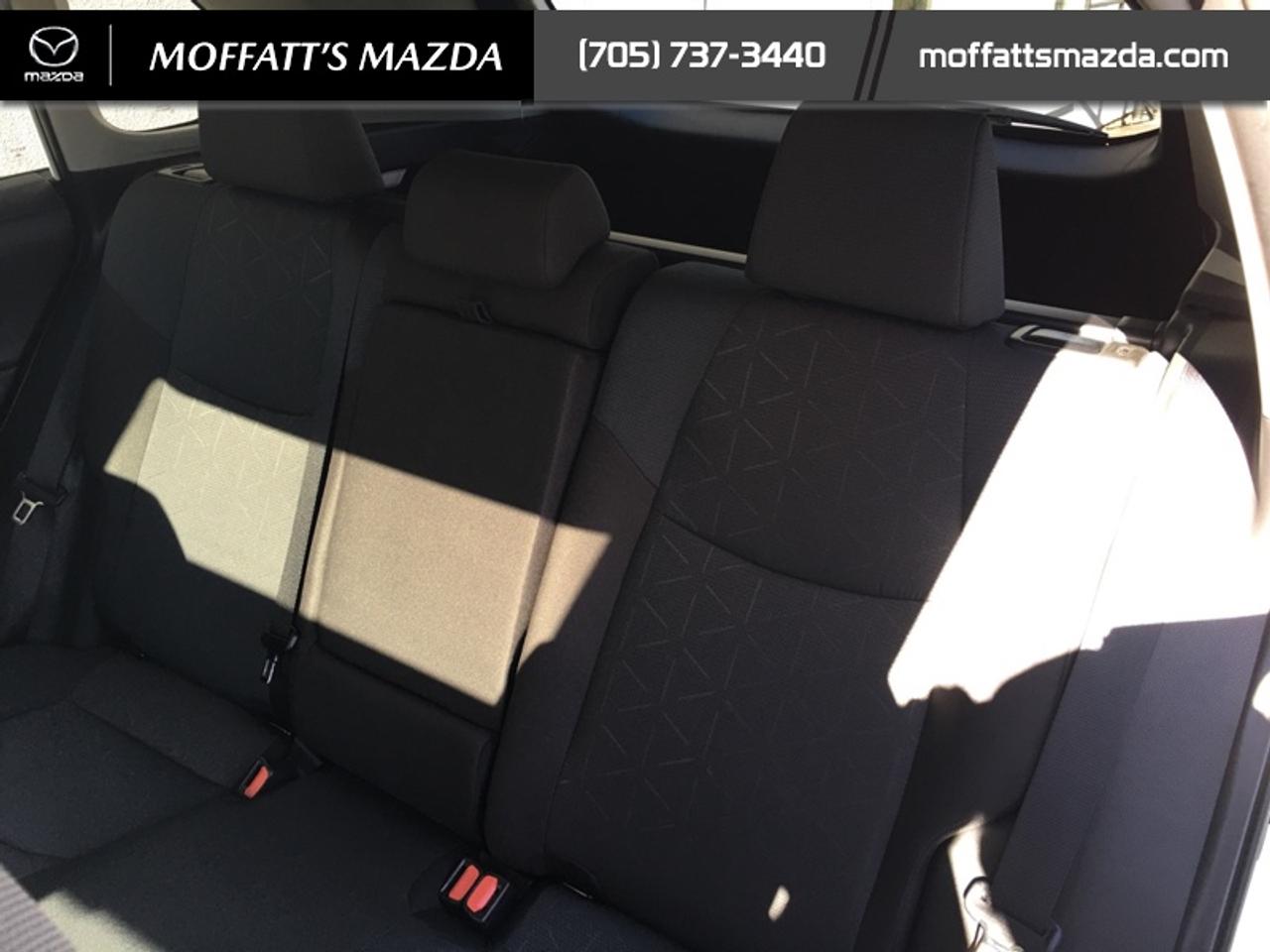 2025 Toyota RAV4 Hybrid XLE Photo