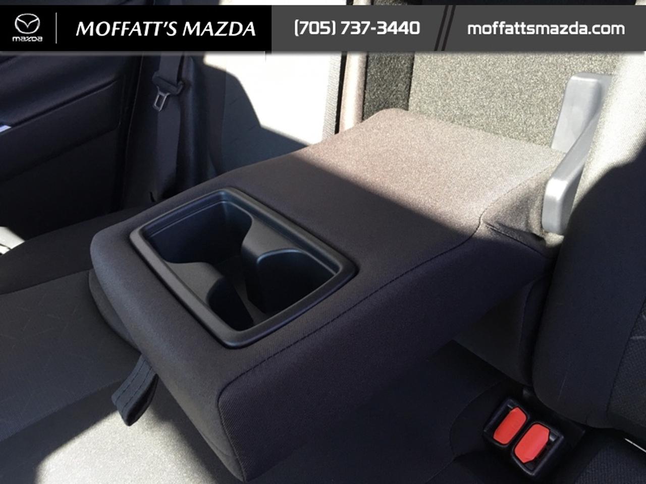 2025 Toyota RAV4 Hybrid XLE Photo