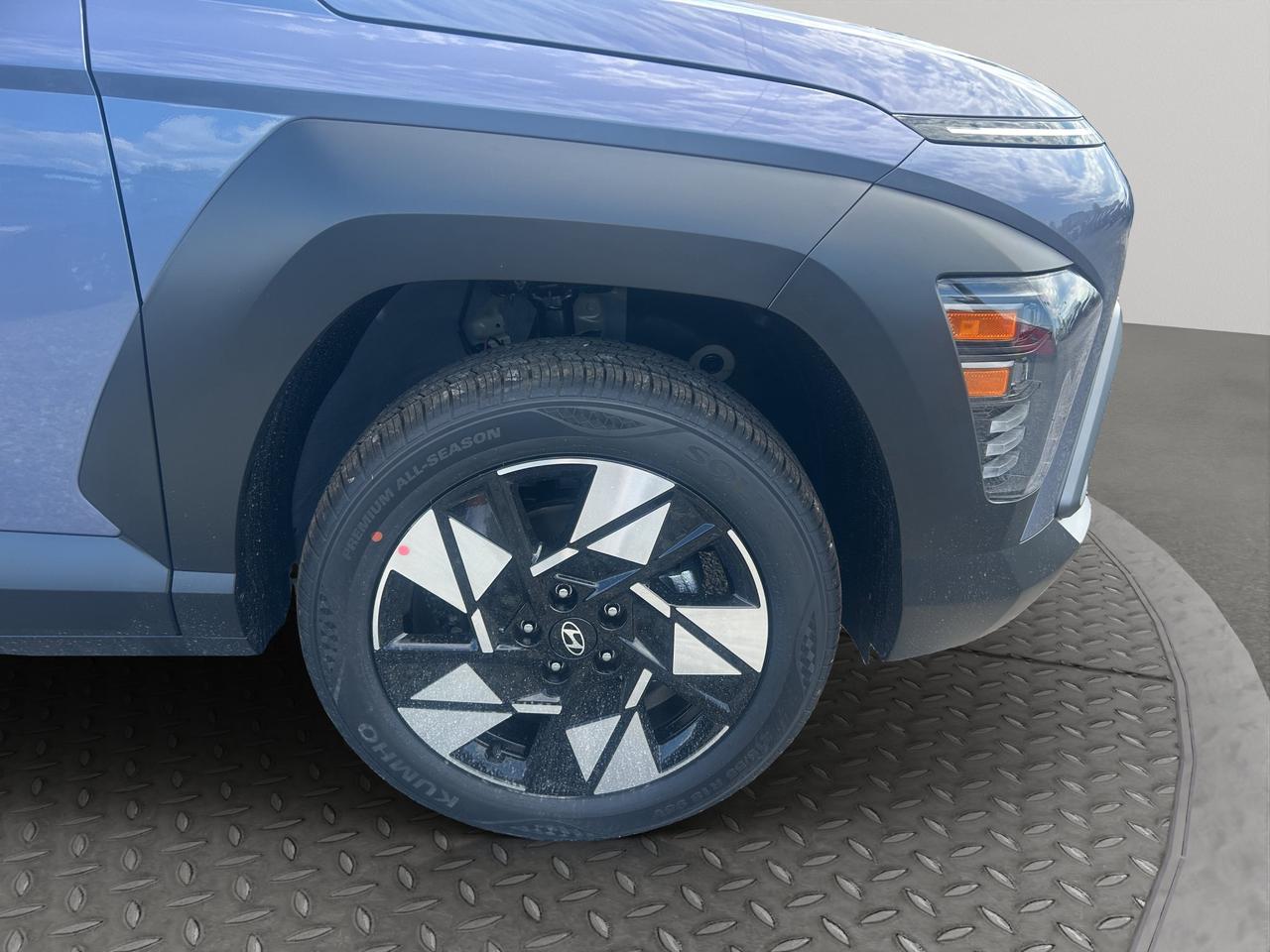 2027 Hyundai KONA LUXURY Photo