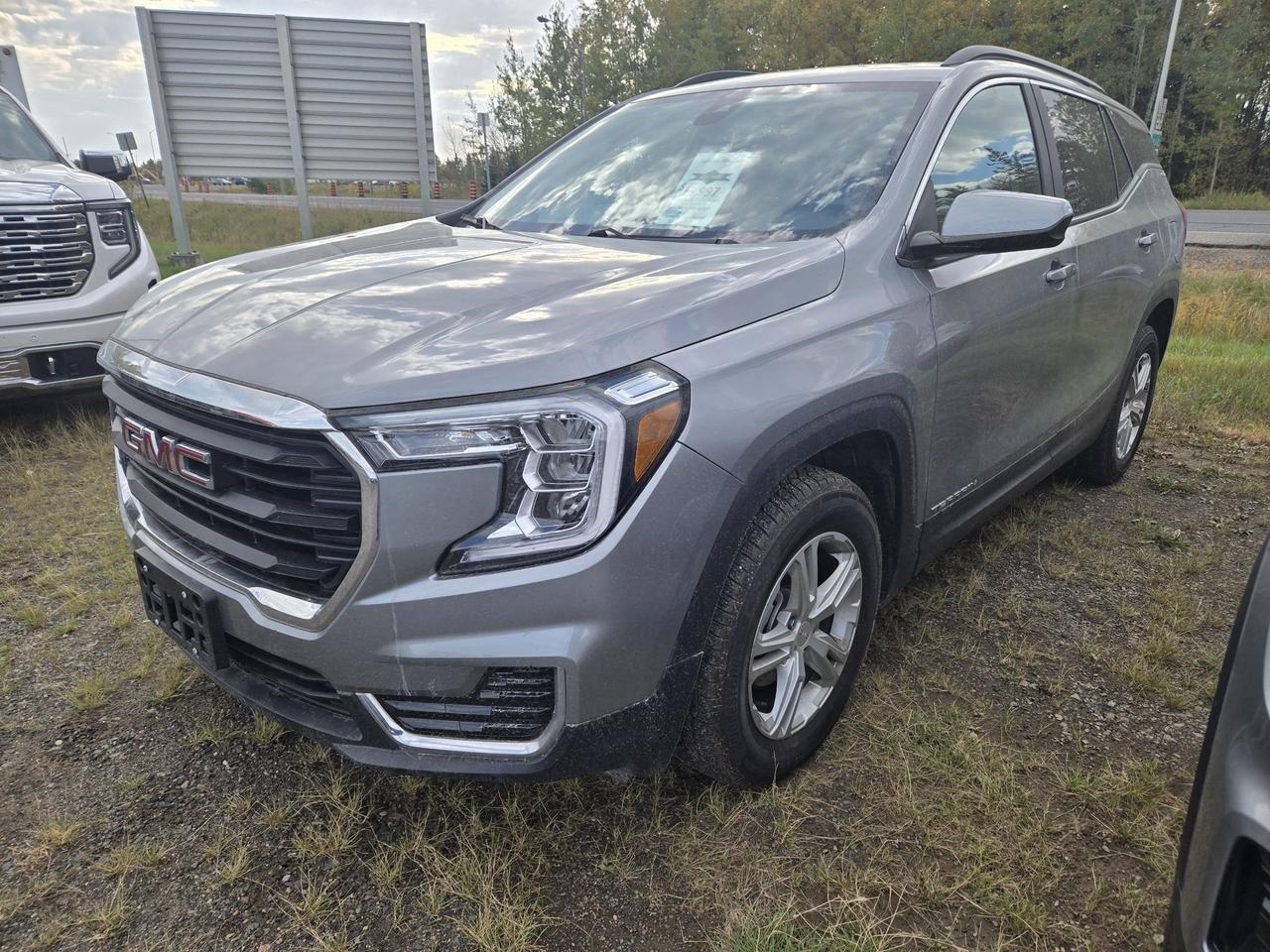 2024 GMC Terrain SLE - Photo #1
