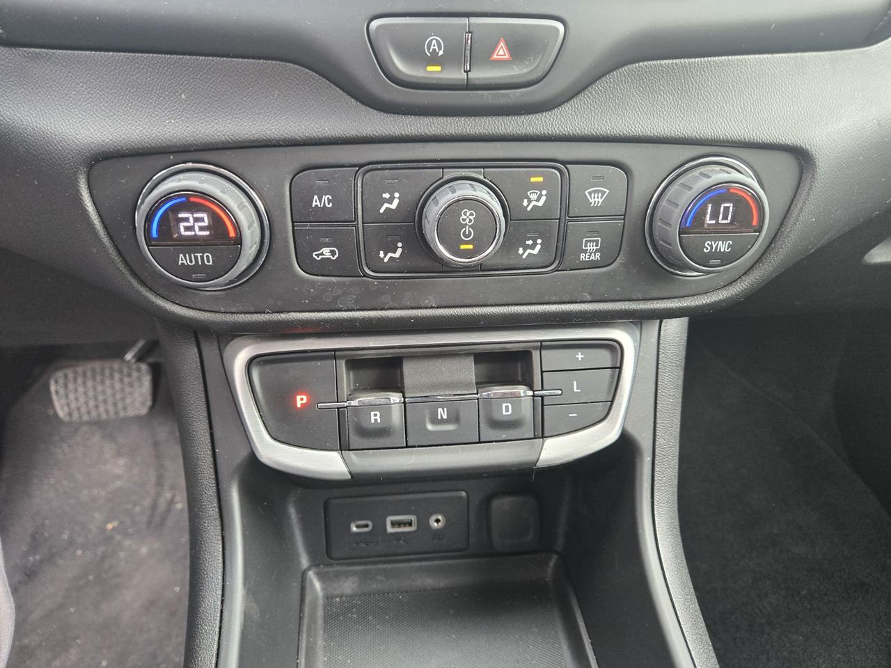 2024 GMC Terrain SLE Photo