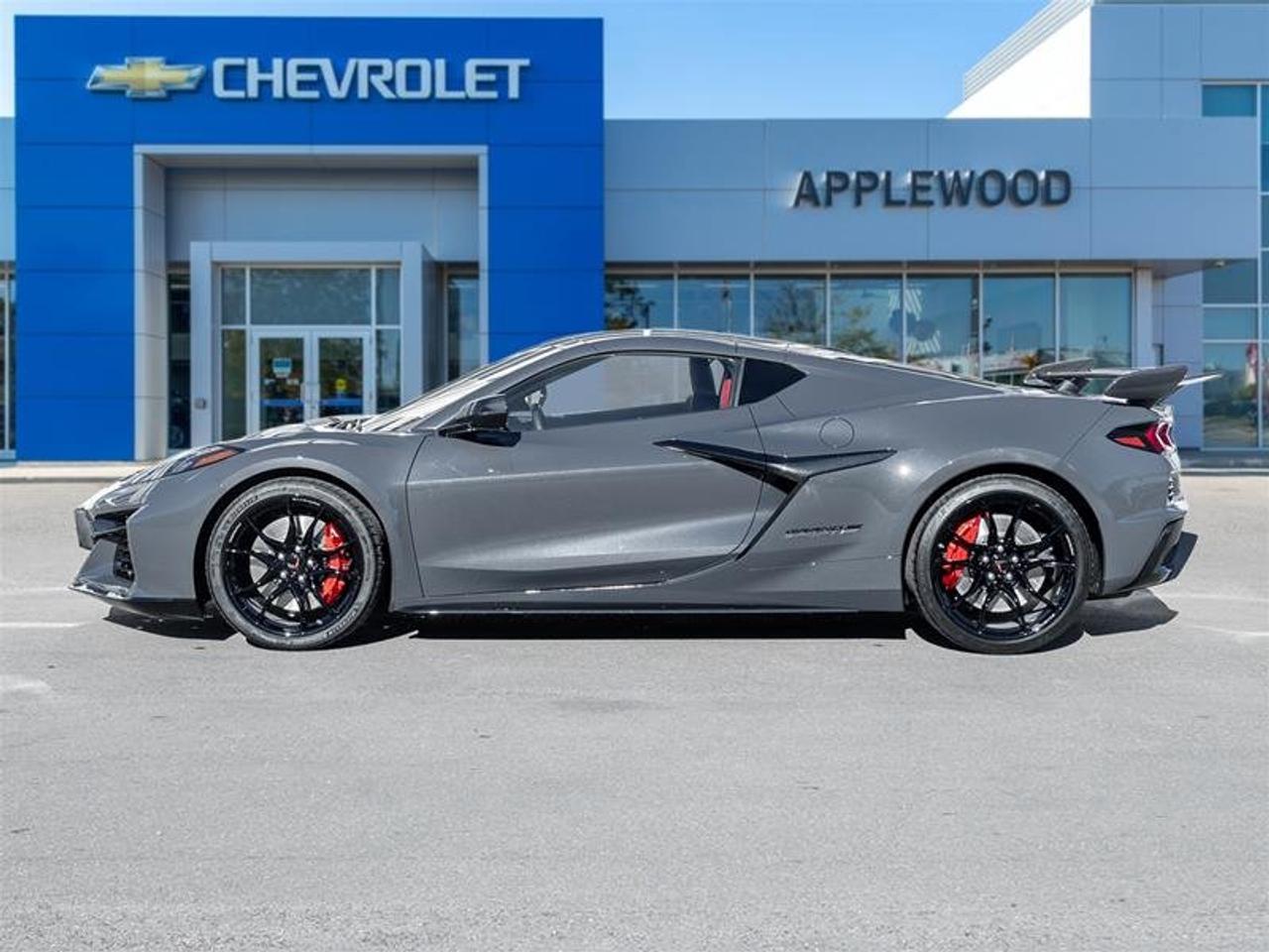 2027 Chevrolet Corvette GRAND SPORT 3LT Photo2
