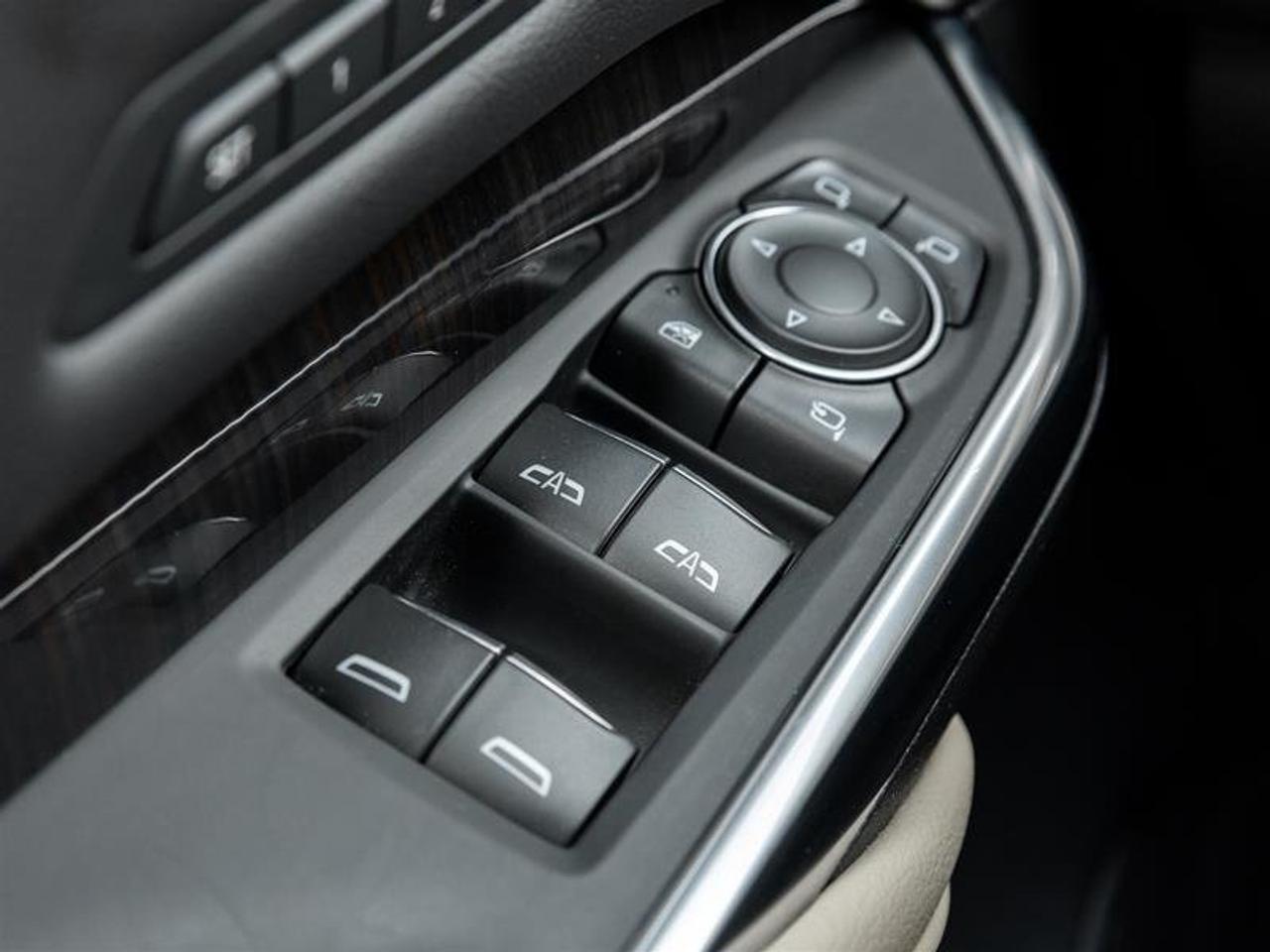 2024 Cadillac XT4 AWD 4dr Premium Luxury Photo