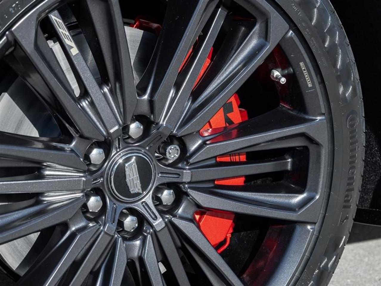 2027 Cadillac LYRIQ-V V Photo